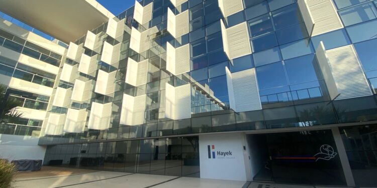 Leia mais sobre o artigo Hayek Global College chega a Brasília com diploma reconhecido nos EUA