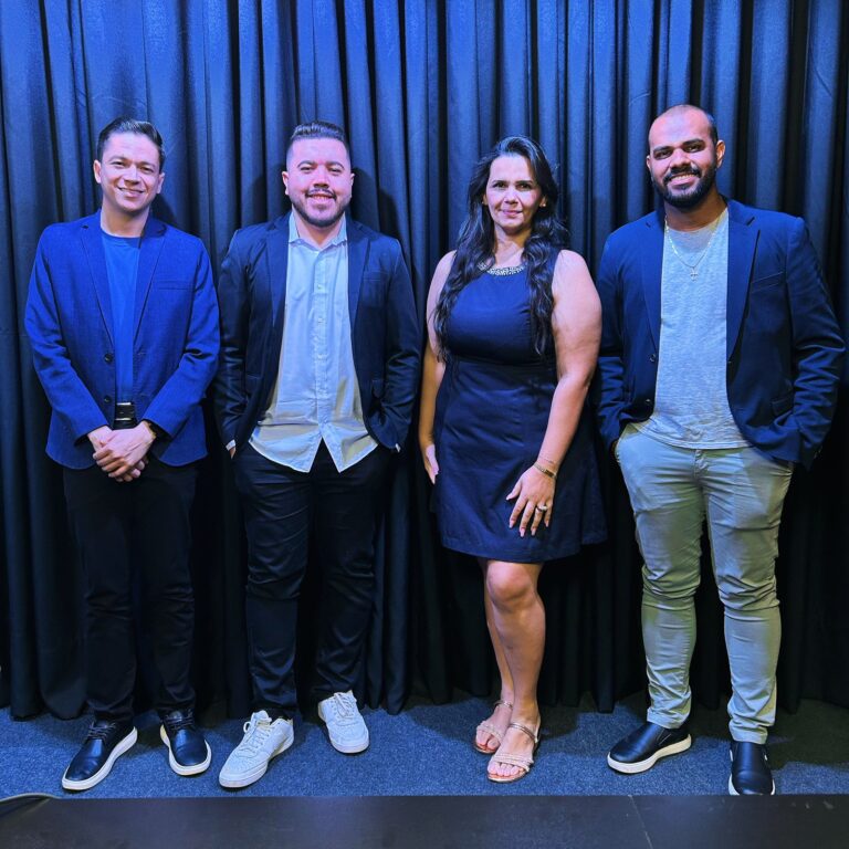 Leia mais sobre o artigo Podcast Descomplica Adm já está no ar e é um sucesso entre empreendedores: assista agora no YouTube!