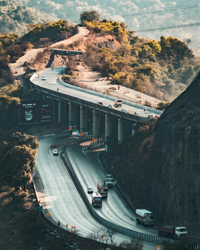 Leia mais sobre o artigo Gestão Pública e Desenvolvimento Regional: Distrito de Serra Azul Recebe Autorização para Modernizar Estrada Estratégica.